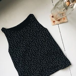 Crop top• Polka dots•B&W